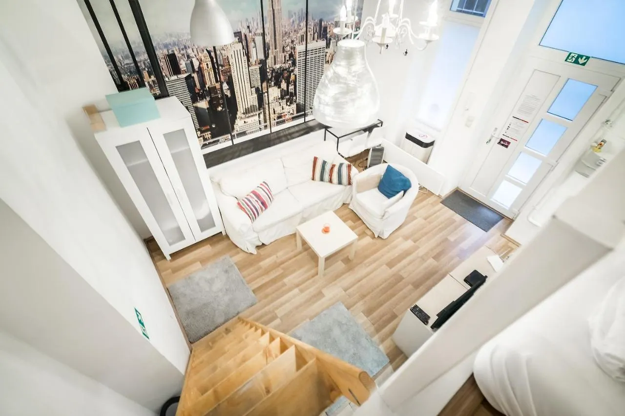 Bpr Rainbow Design Apartments Budapeşte