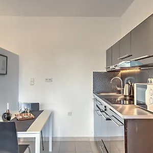 Downtown Rose Garden Whit Garage Opcional Apartman