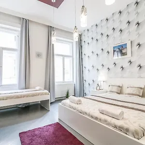 Real Hegedű Apartman