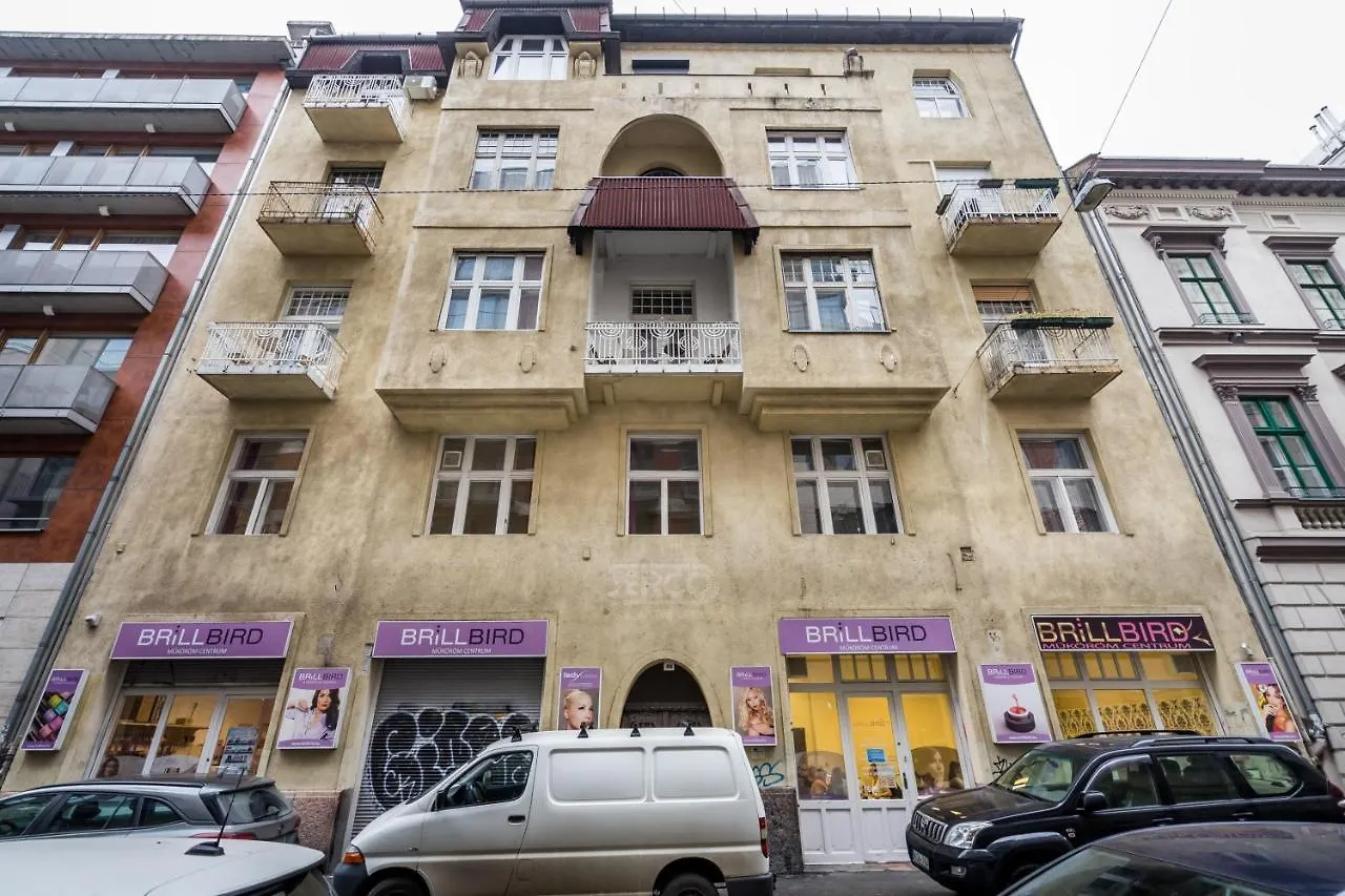 Bpr Rainbow Design Apartments Budapest Hungary