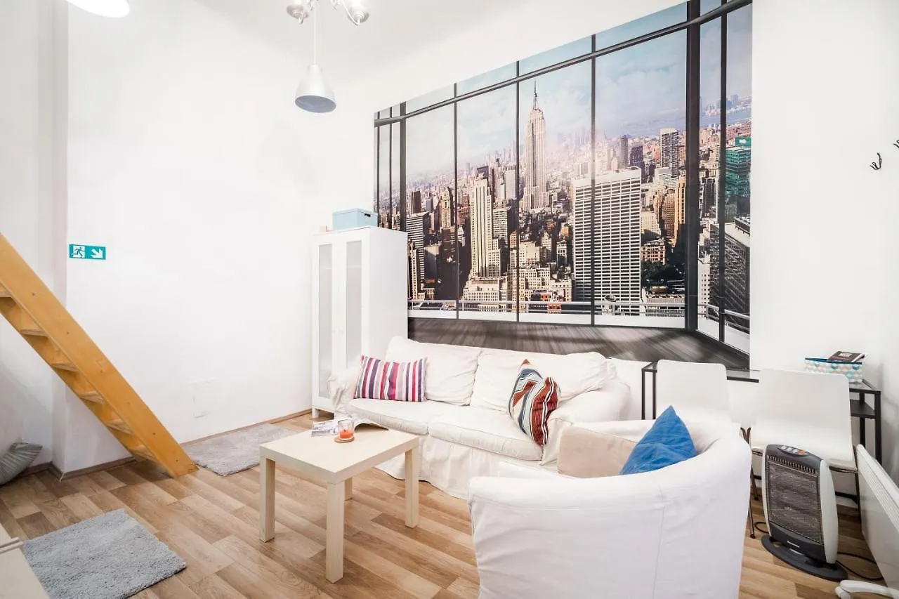 Bpr Rainbow Design Apartments Budapest