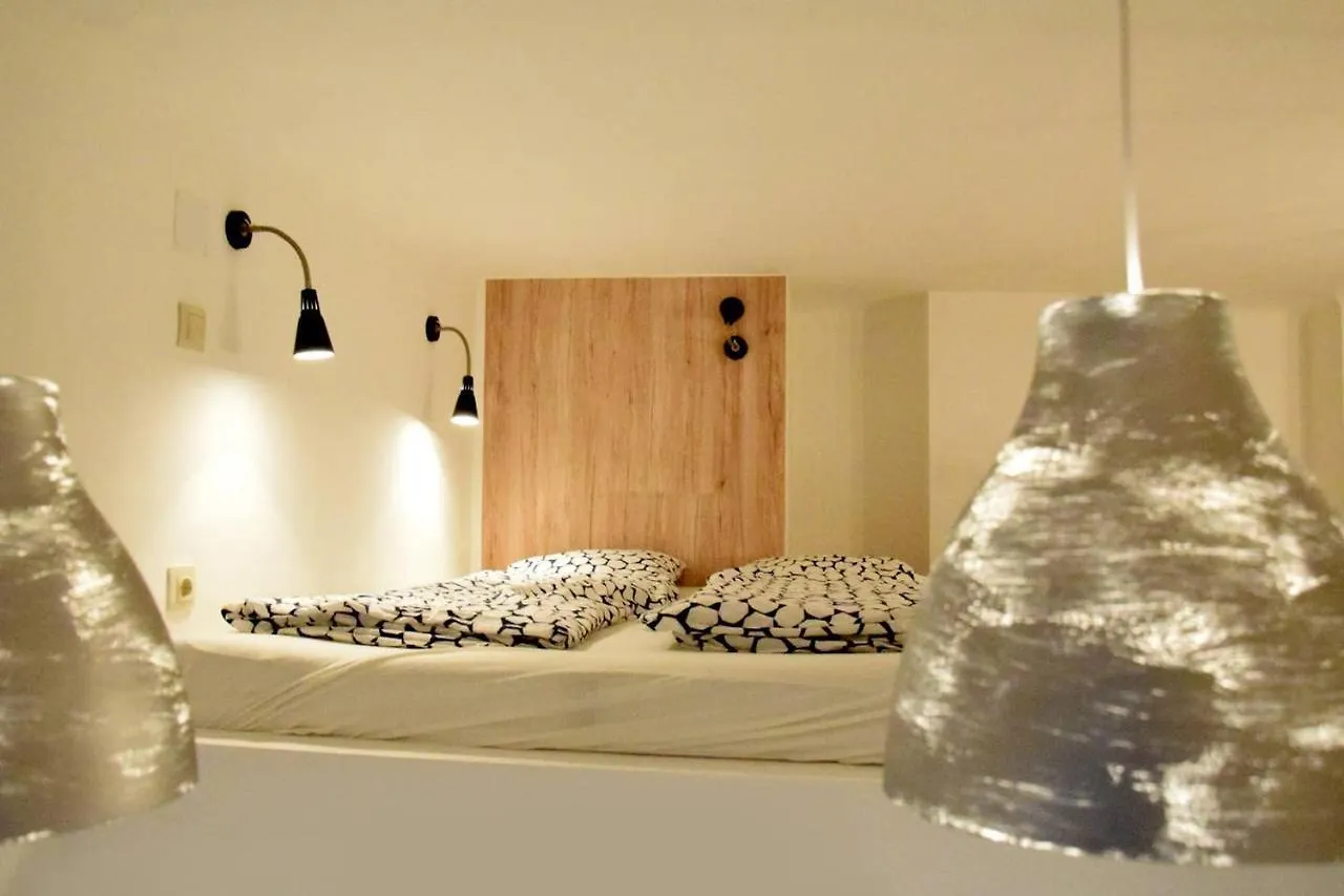 Bpr Rainbow Design Apartments Budapest