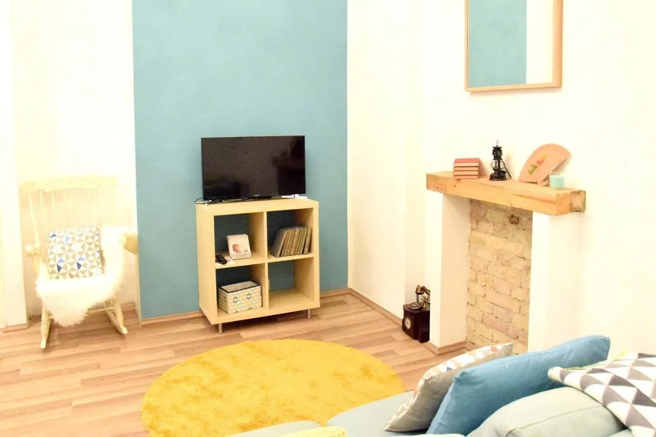 Bpr Rainbow Design Apartments Budapest